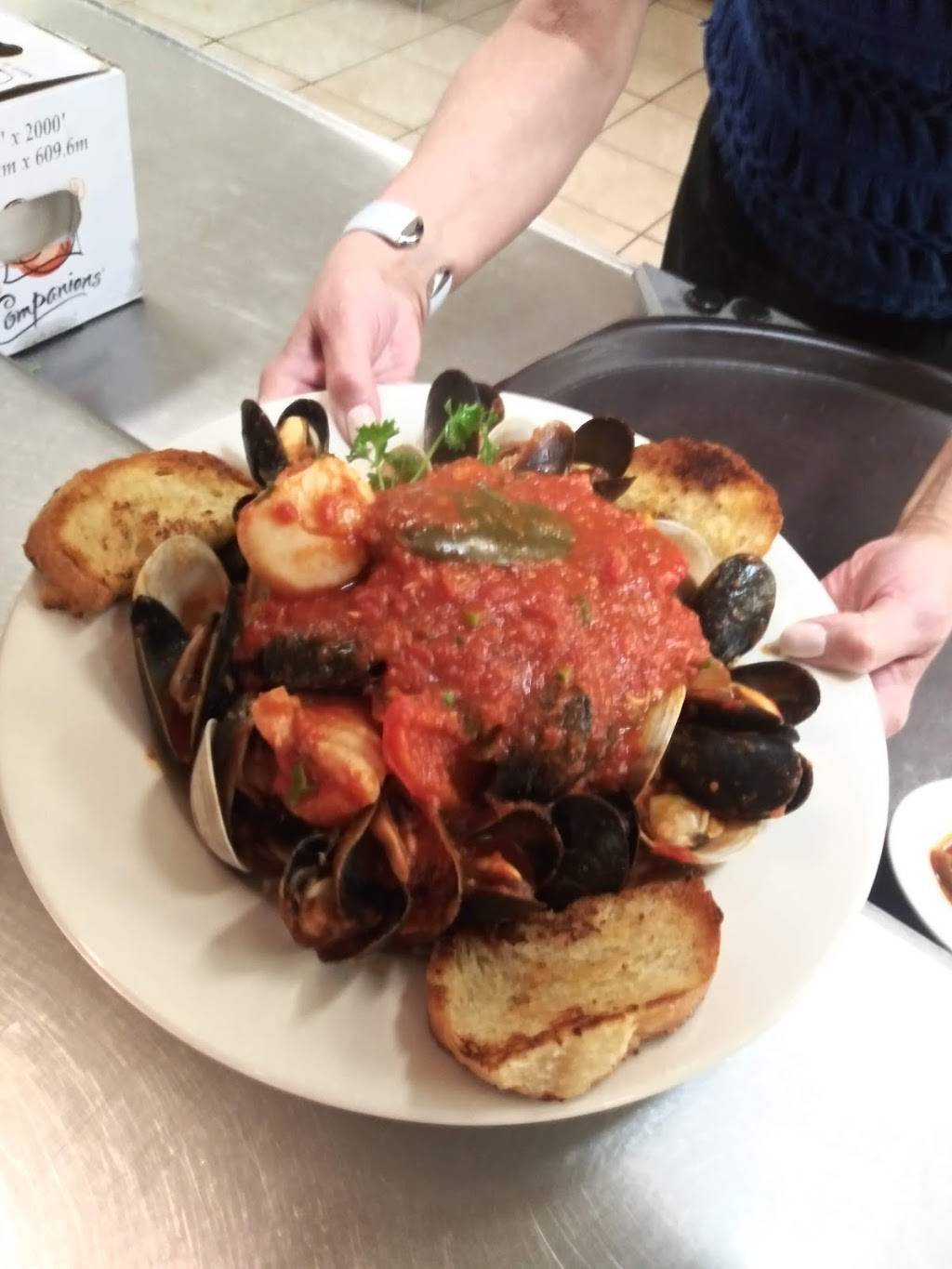 Winslows Restaurant | restaurant | 801 Saratoga Rd, Gansevoort, NY 12831, USA | 5185842489 OR +1 518-584-2489