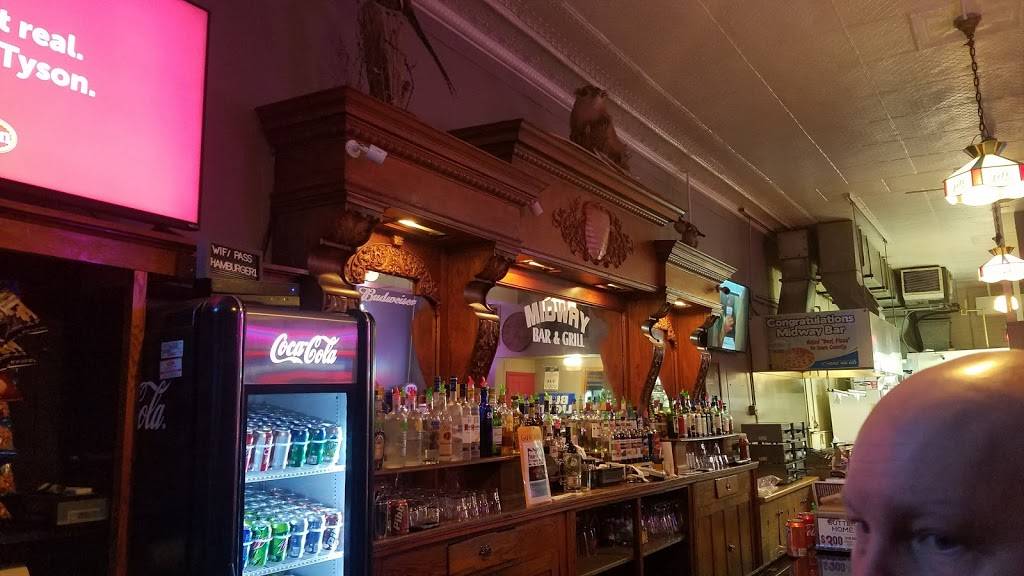 Midway Bar and Grill | restaurant | 140 High St, Mineral Point, WI 53565, USA | 6089874309 OR +1 608-987-4309