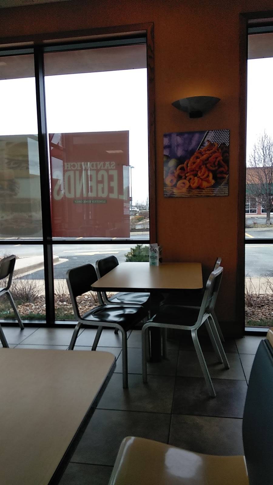 Arbys | restaurant | 3784 Elm St, St Charles, MO 63301, USA | 6369253181 OR +1 636-925-3181