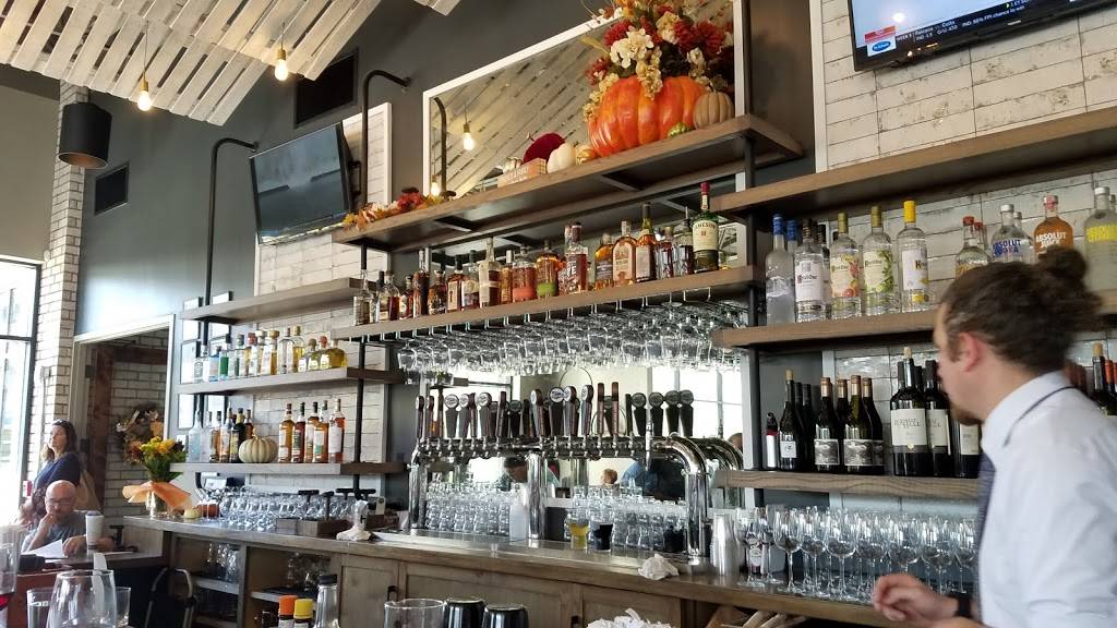 Cherry Street Brewpub at Halcyon | restaurant | 6640 Town Sq, Ste 510, Alpharetta, GA 30005, USA | 7706964929 OR +1 770-696-4929