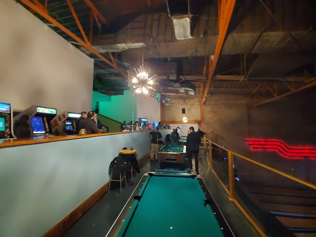 Bowlskis Lakewood Theater | restaurant | 1825 Abrams Pkwy, Dallas, TX 75214, USA | 2144341113 OR +1 214-434-1113