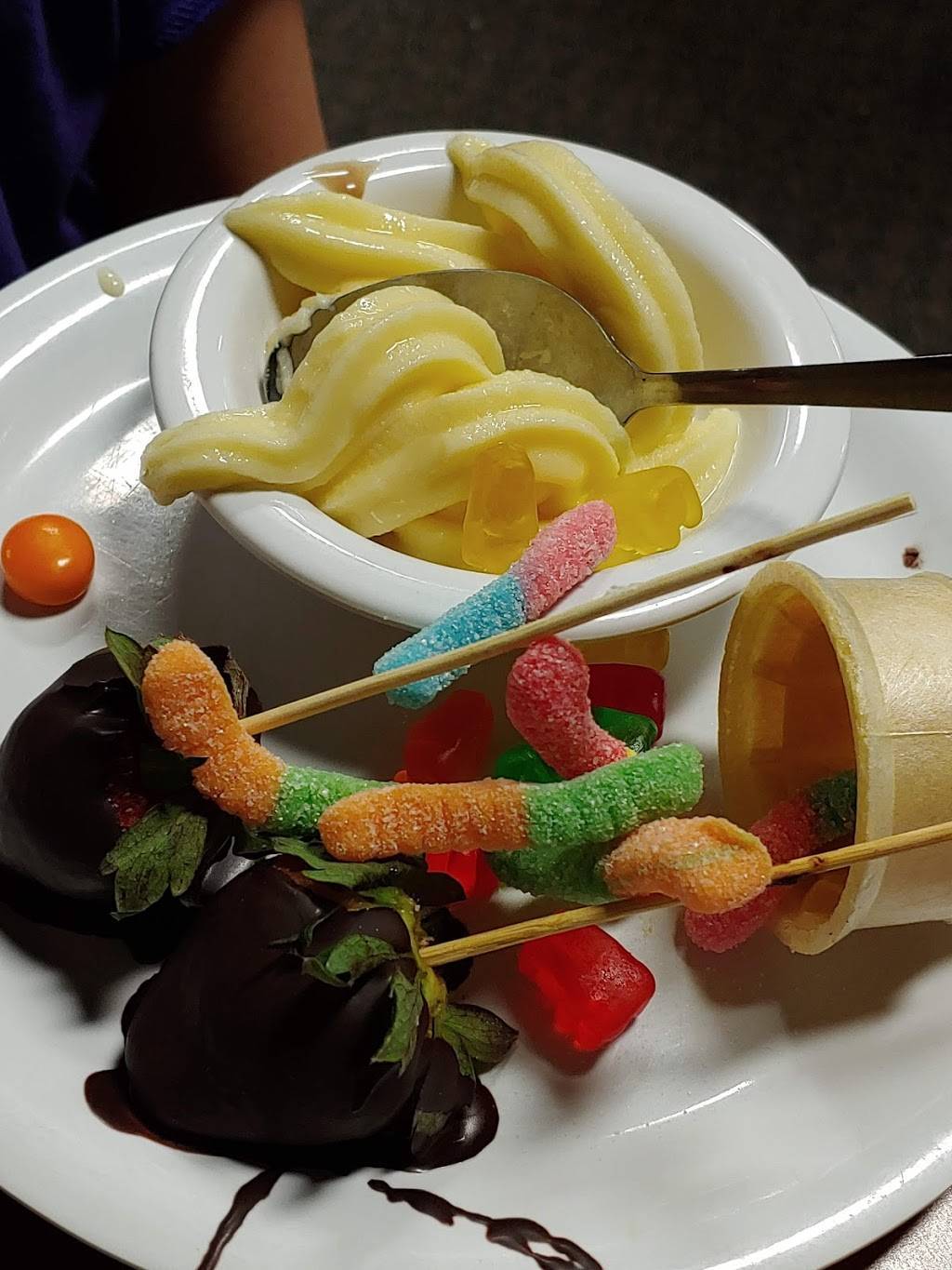 Golden Corral Buffet & Grill | restaurant | 1301 Bramblett Rd, OFallon, MO 63366, USA | 6369801666 OR +1 636-980-1666