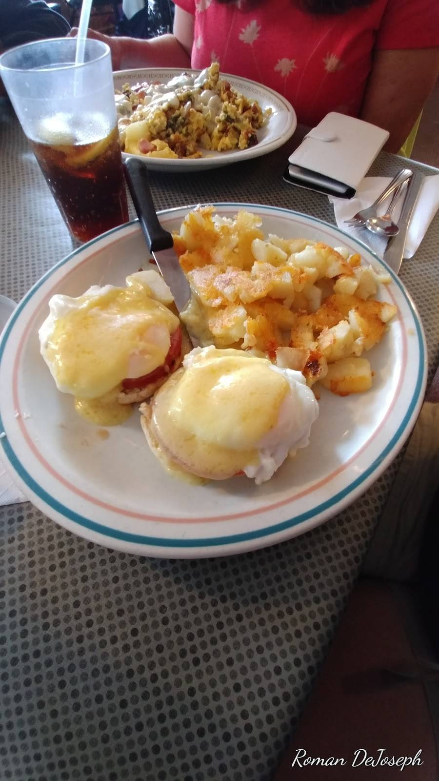 Breakfast At Tiffanys | restaurant | 7840 NY-5, Clinton, NY 13323, USA | 3158538093 OR +1 315-853-8093