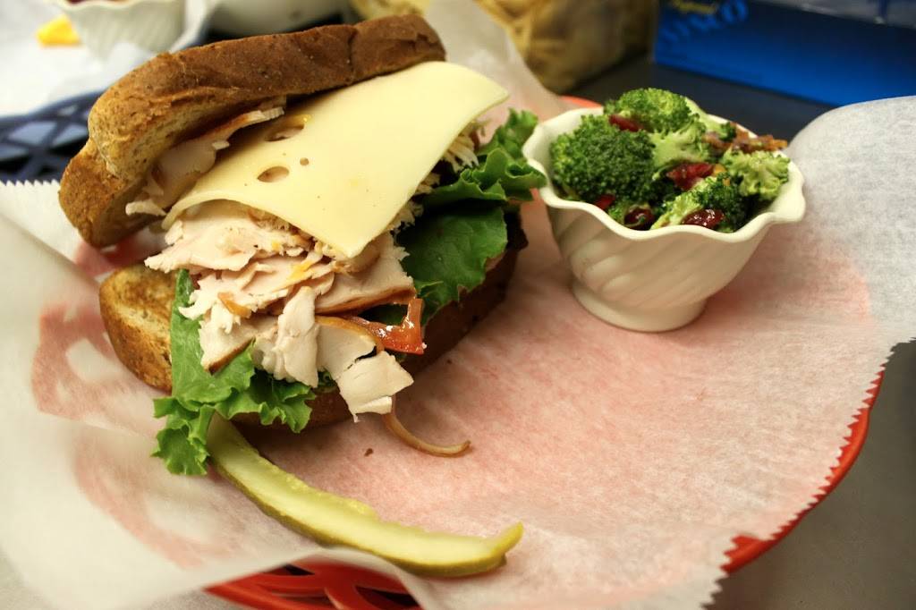 Meeting Place Cafe | cafe | 225 W Main St, Washington, NC 27889, USA | 2529756370 OR +1 252-975-6370