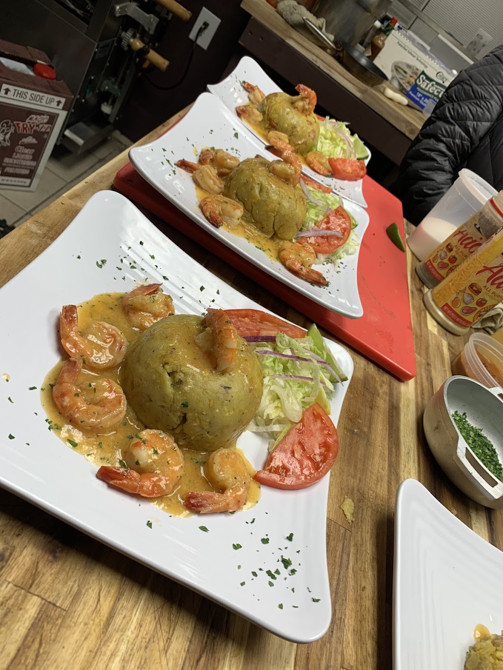 Mi casita criolla | restaurant | 821 S 4th St, Camden, NJ 08103, USA | 2675753601 OR +1 267-575-3601