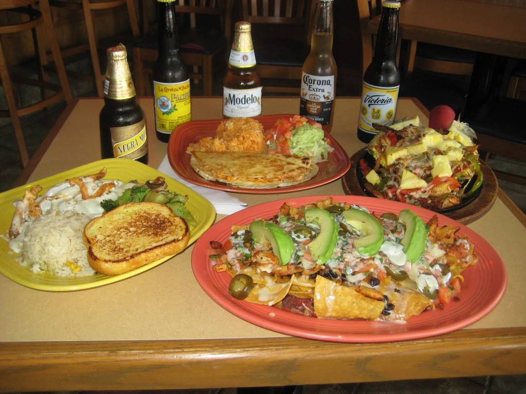 Fiesta Mexicana Benson | restaurant | 12524 NC-210 Suite 106, Benson, NC 27504, USA | 9199898001 OR +1 919-989-8001