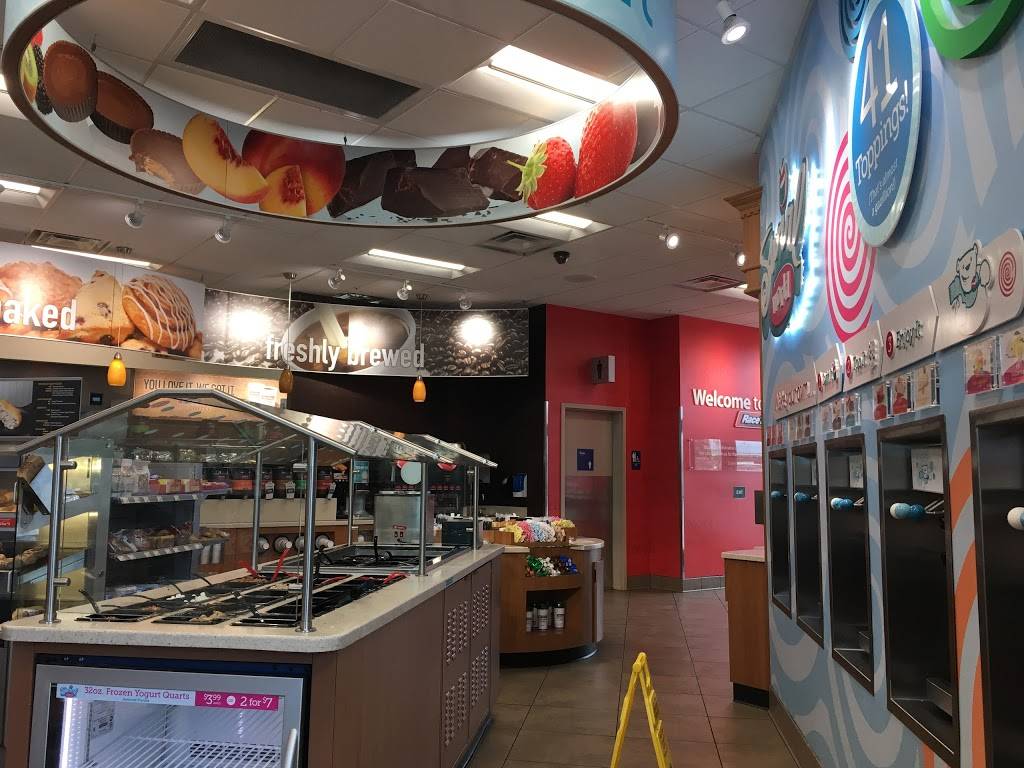 RaceTrac | bakery | 14201 NW 57th Ave, Opa-locka, FL 33054, USA | 3056859410 OR +1 305-685-9410
