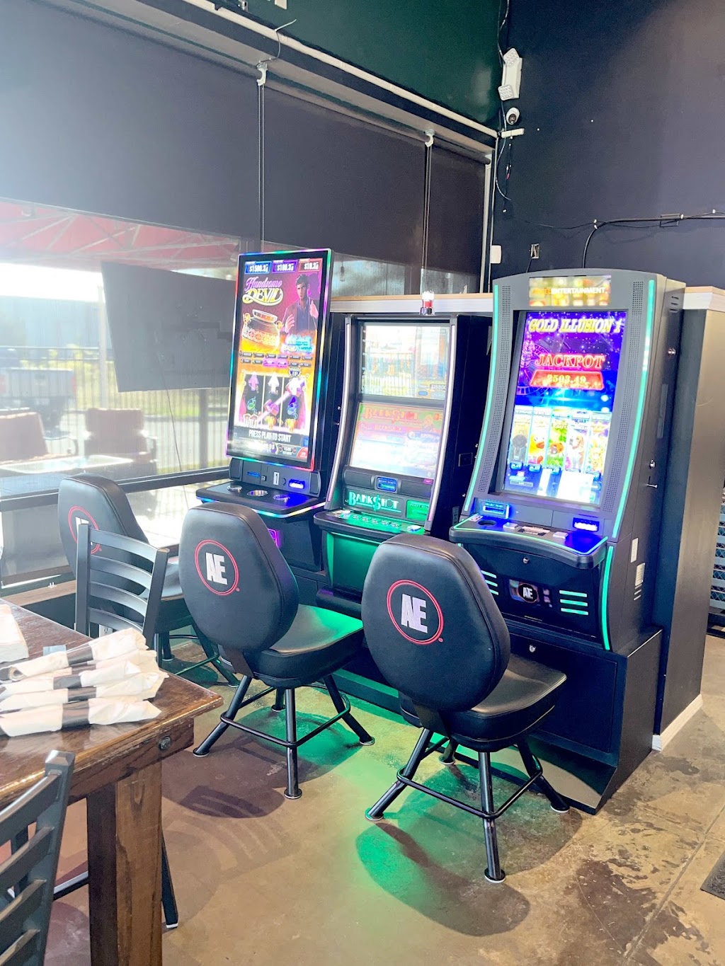 The Hawk’s Nest | restaurant | 1245 Libra Dr #110, Lincoln, NE 68512, USA | 5315001577 OR +1 531-500-1577