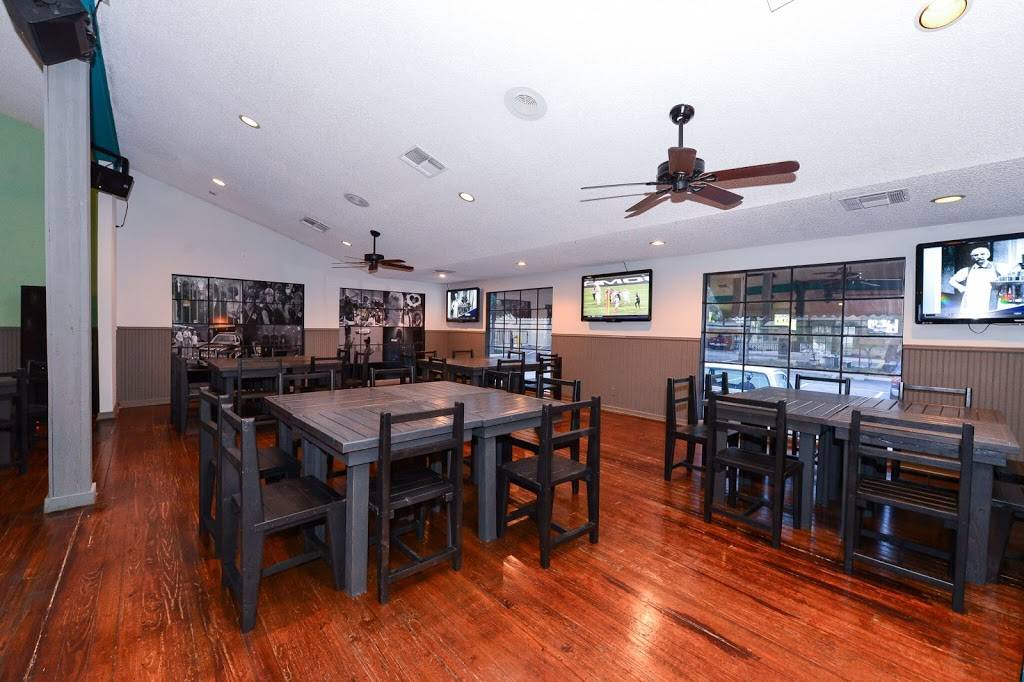 Groove House | restaurant | 12333 West Ave, San Antonio, TX 78216, USA | 2105982083 OR +1 210-598-2083