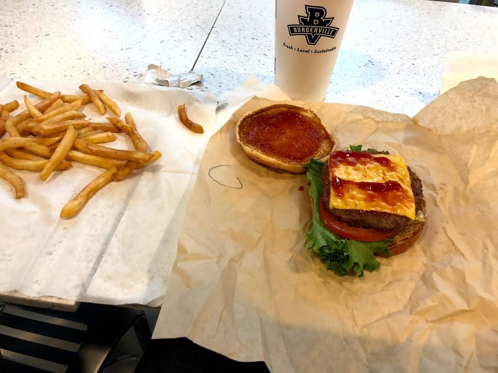 Burgerville | meal takeaway | 7000 NE Airport Way Suite 2200, Portland, OR 97218, USA | 5034674896 OR +1 503-467-4896