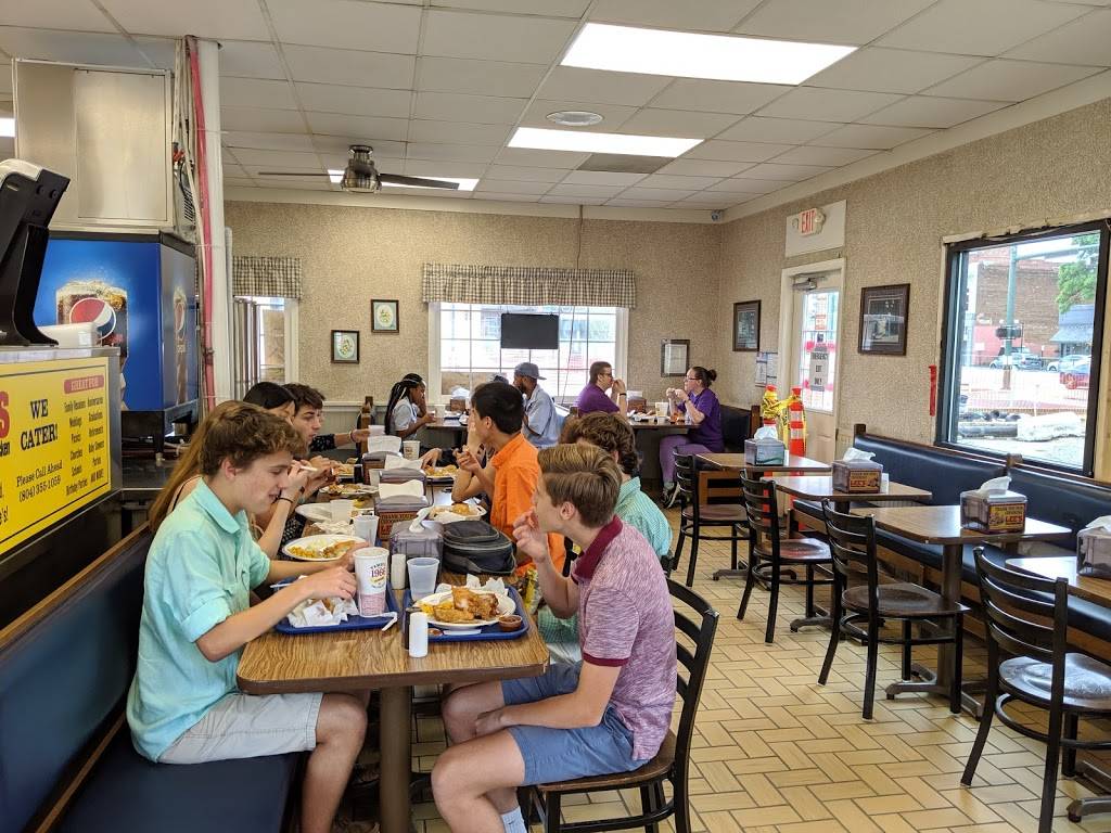 Lees Famous Recipe Chicken | restaurant | 2200 W Broad St, Richmond, VA 23220, USA | 8043551059 OR +1 804-355-1059