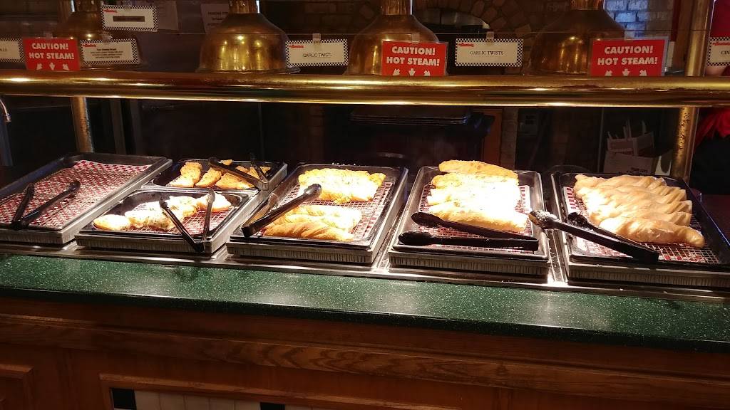 Valentinos | restaurant | 2701 S 70th St, Lincoln, NE 68506, USA | 4024379177 OR +1 402-437-9177