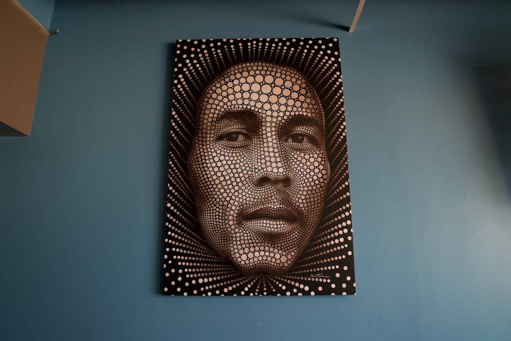 Blaxx Caribbean Restaurant & Dive Bar | restaurant | 55 Beverly Hills Dr, North York, ON M3L 1A2, Canada | 6472431675 OR +1 647-243-1675