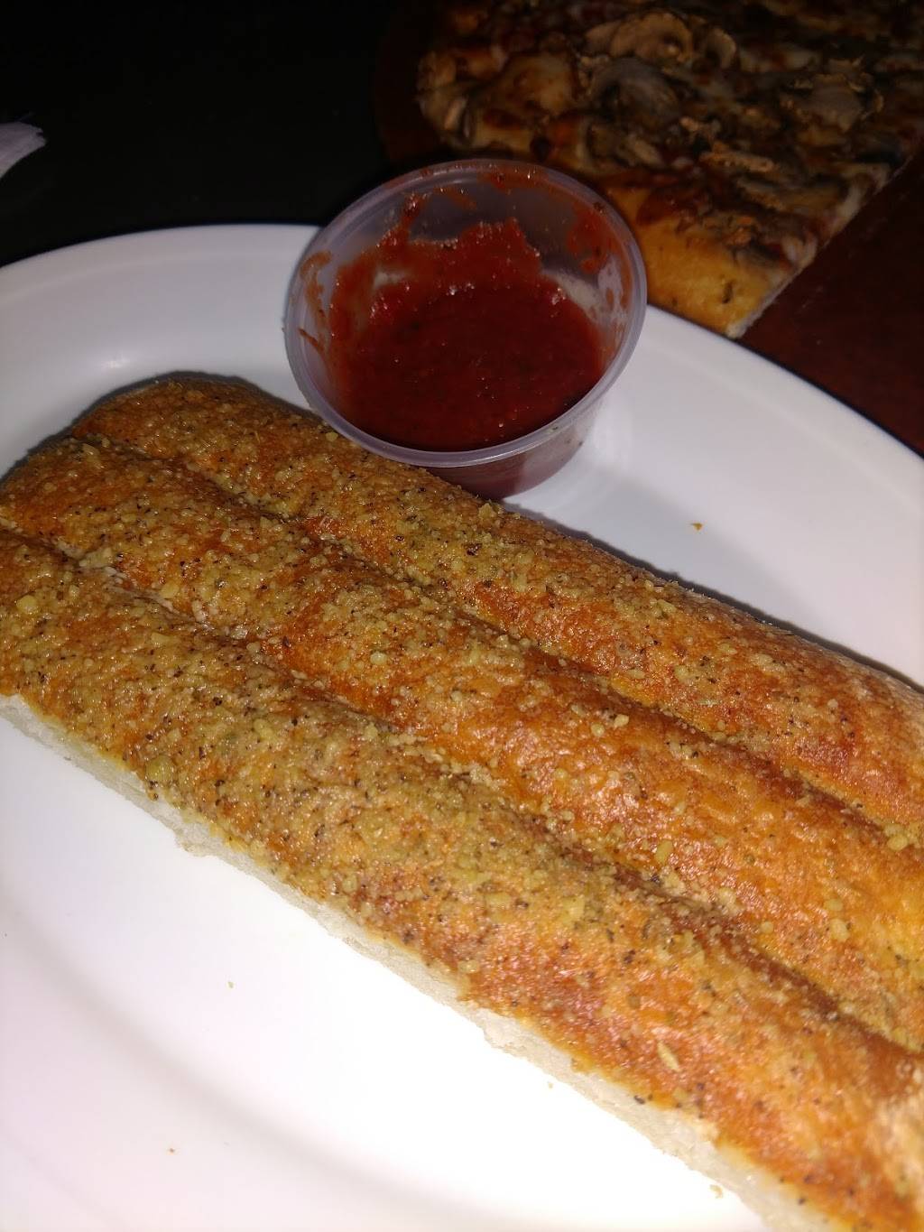 Pizza Hut | restaurant | 1105 N Young Blvd, Chiefland, FL 32626, USA | 3524937655 OR +1 352-493-7655