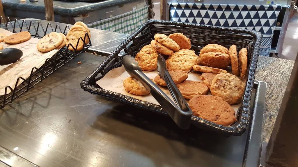 Tusker House Restaurant | restaurant | Disneys Animal Kingdom Theme Park, Kissimmee, FL 34747, USA | 4079393463 OR +1 407-939-3463