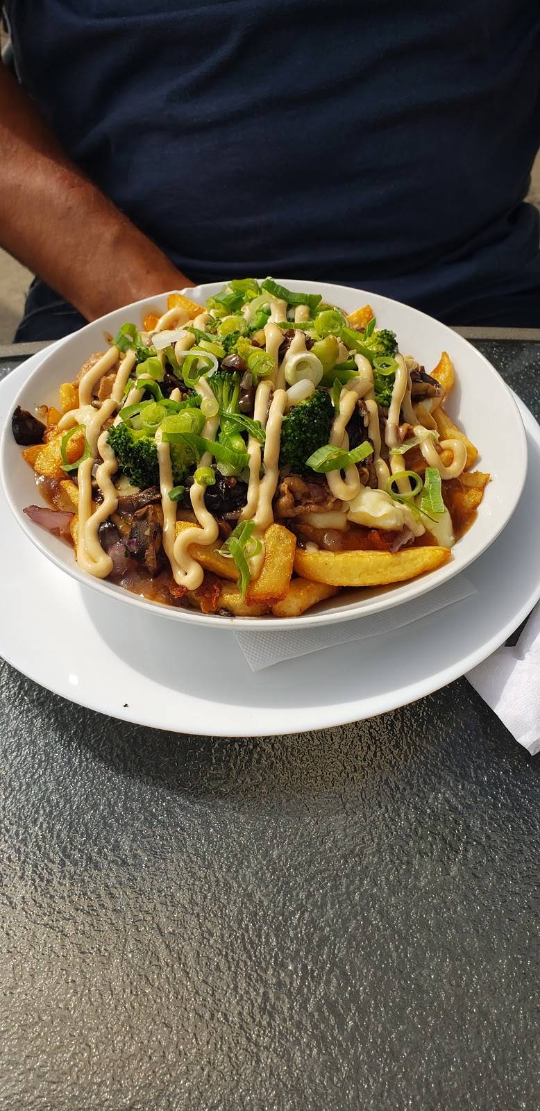 Le 56 Brasserie Urbaine | restaurant | 550 Boulevard Père-Lelièvre, Québec, QC G1M 3R2, Canada | 4186881202 OR +1 418-688-1202