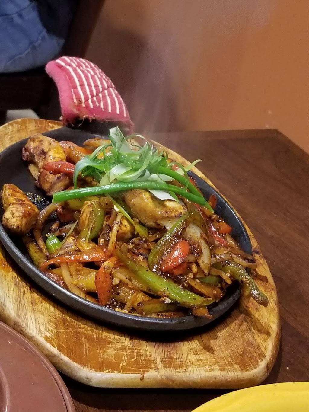 Don Carmelos | restaurant | 7 Winfield St, Norwalk, CT 06855, USA | 2039573000 OR +1 203-957-3000