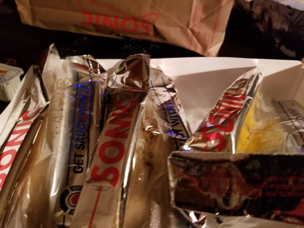 Sonic Drive-In | restaurant | 10403 Ford Rd, Dearborn, MI 48126, USA | 3134365033 OR +1 313-436-5033