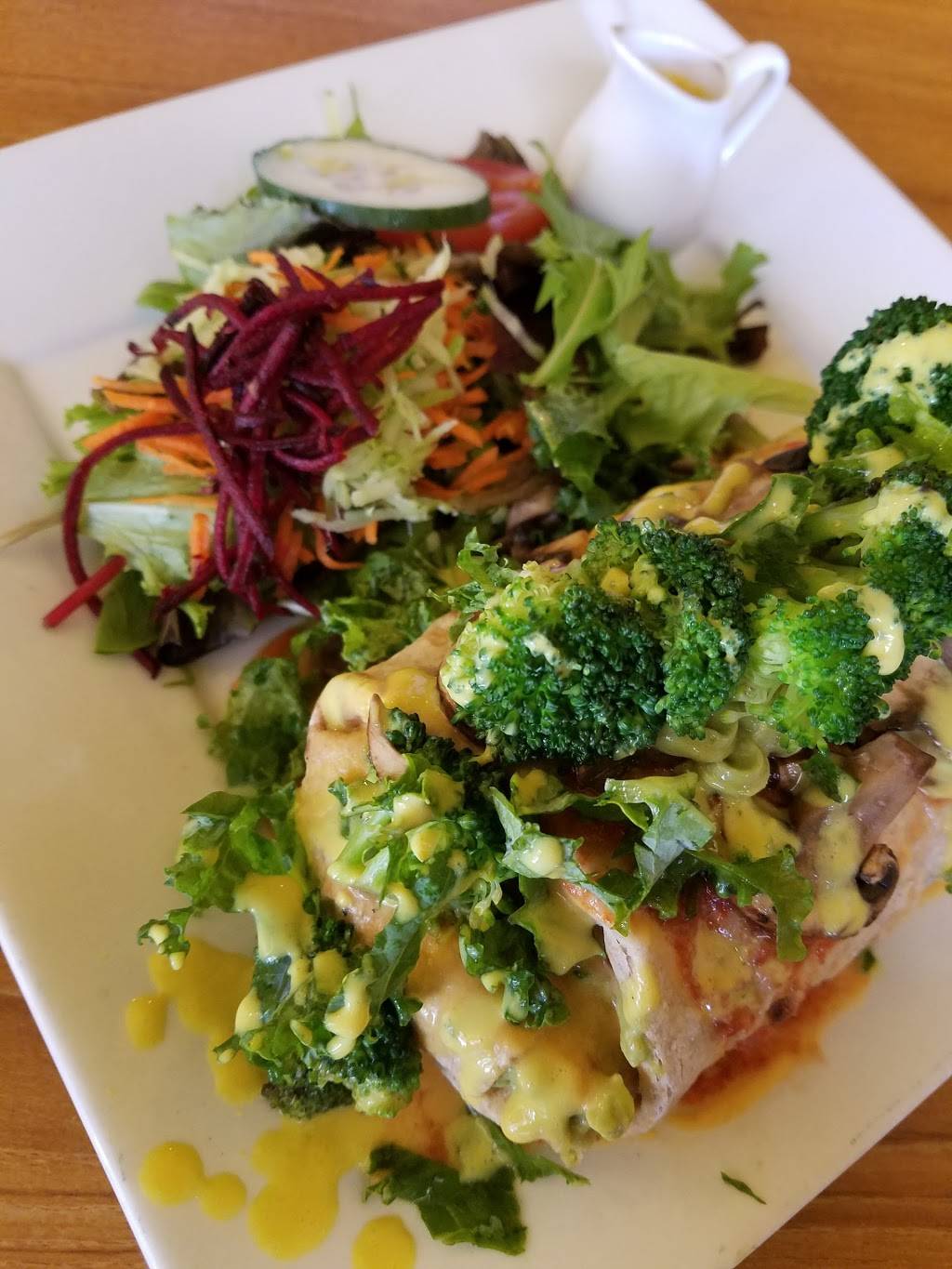 Stuff I Eat | restaurant | 114 N Market St, Inglewood, CA 90301, USA | 3106710115 OR +1 310-671-0115