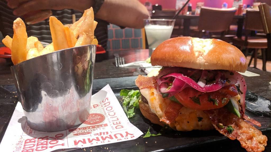 Red Robin Gourmet Burgers and Brews | restaurant | 1986 Medical Center Pkwy, Murfreesboro, TN 37129, USA | 6158671120 OR +1 615-867-1120