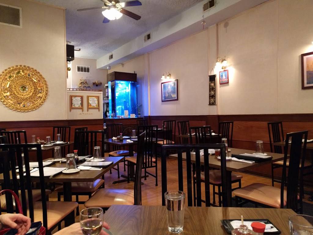 Royal Thai Restaurant | restaurant | 2209 W Montrose Ave, Chicago, IL 60618, USA | 7735090007 OR +1 773-509-0007