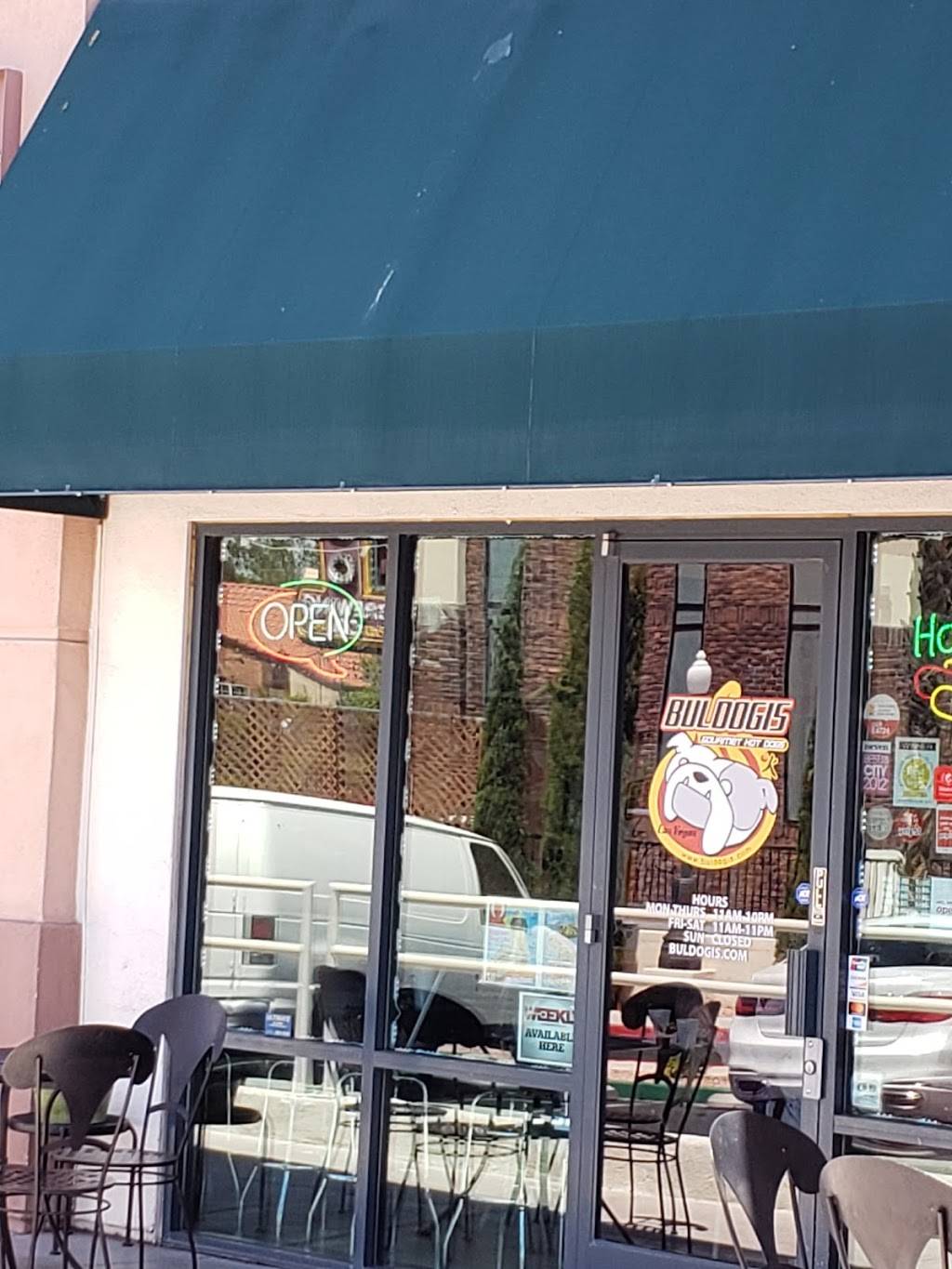 Buldogis | restaurant | 2291 S Fort Apache Rd, Las Vegas, NV 89117, USA | 7025707560 OR +1 702-570-7560