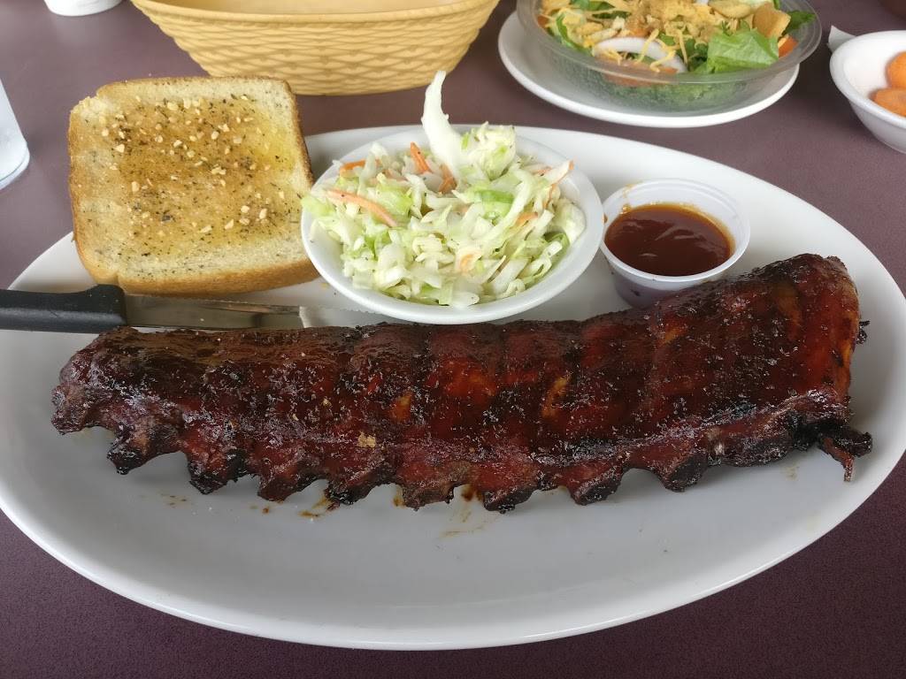 Barnwood Country Kitchen and Smokehouse | restaurant | 3725 W Old US Hwy 441, Mt Dora, FL 32757, USA | 3526304903 OR +1 352-630-4903