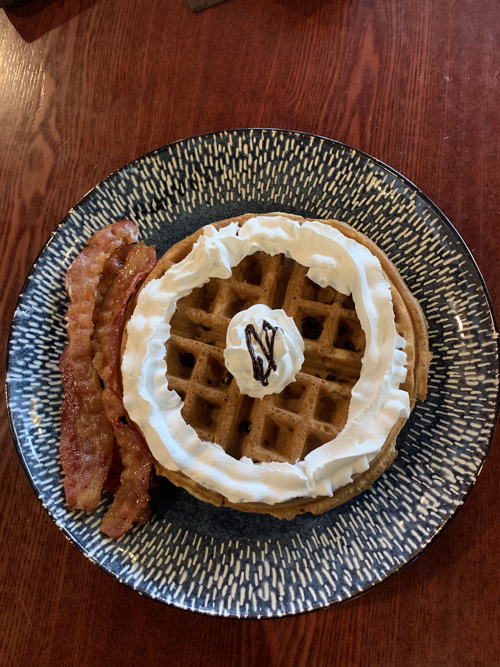 Ballous Restaurant & Wine Bar | restaurant | 51 Whitfield St #1, Guilford, CT 06437, USA | 2034530319 OR +1 203-453-0319