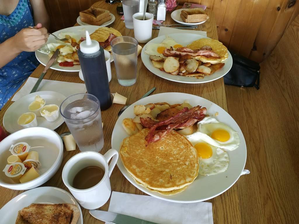 Suzies Place | restaurant | 31 S Sykes St, Meaford, ON N4L 1P4, Canada | 5195380732 OR +1 519-538-0732