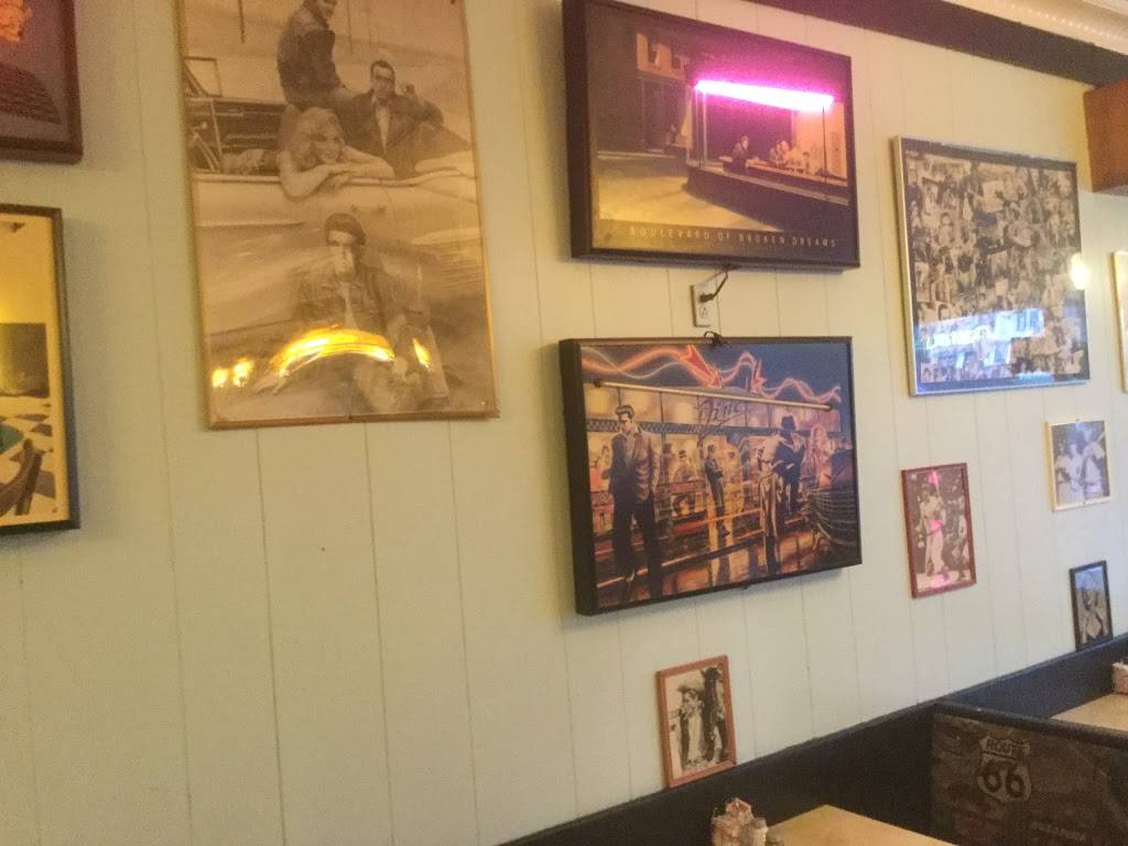 Naples Pizzeria & Restaurant | restaurant | 103 W State St, Montrose, MI 48457, USA | 8106392063 OR +1 810-639-2063