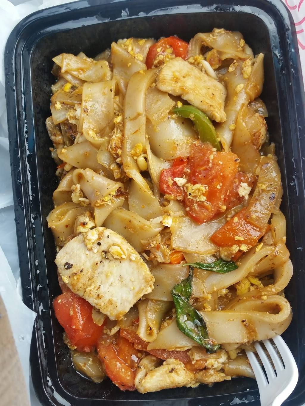 Thai Hut Restaurant | restaurant | 1441 Sandy Hollow Rd, Rockford, IL 61109, USA | 8153980522 OR +1 815-398-0522