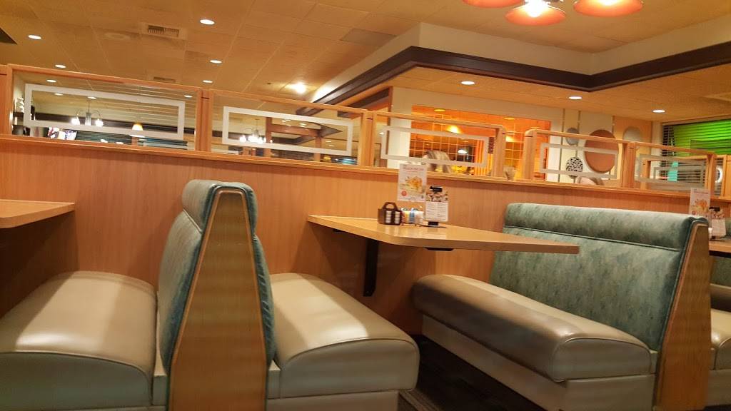 Village Inn | bakery | 2525 S 180th St, Omaha, NE 68130, USA | 4023330434 OR +1 402-333-0434