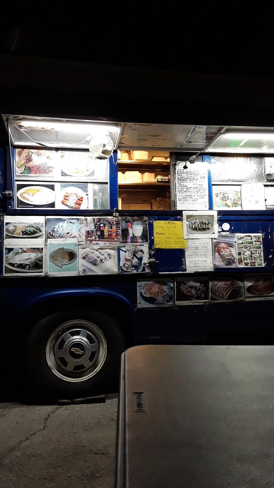 Silvias Tacos | restaurant | 124 Commercial St, Emporia, KS 66801, USA | 3166408187 OR +1 316-640-8187