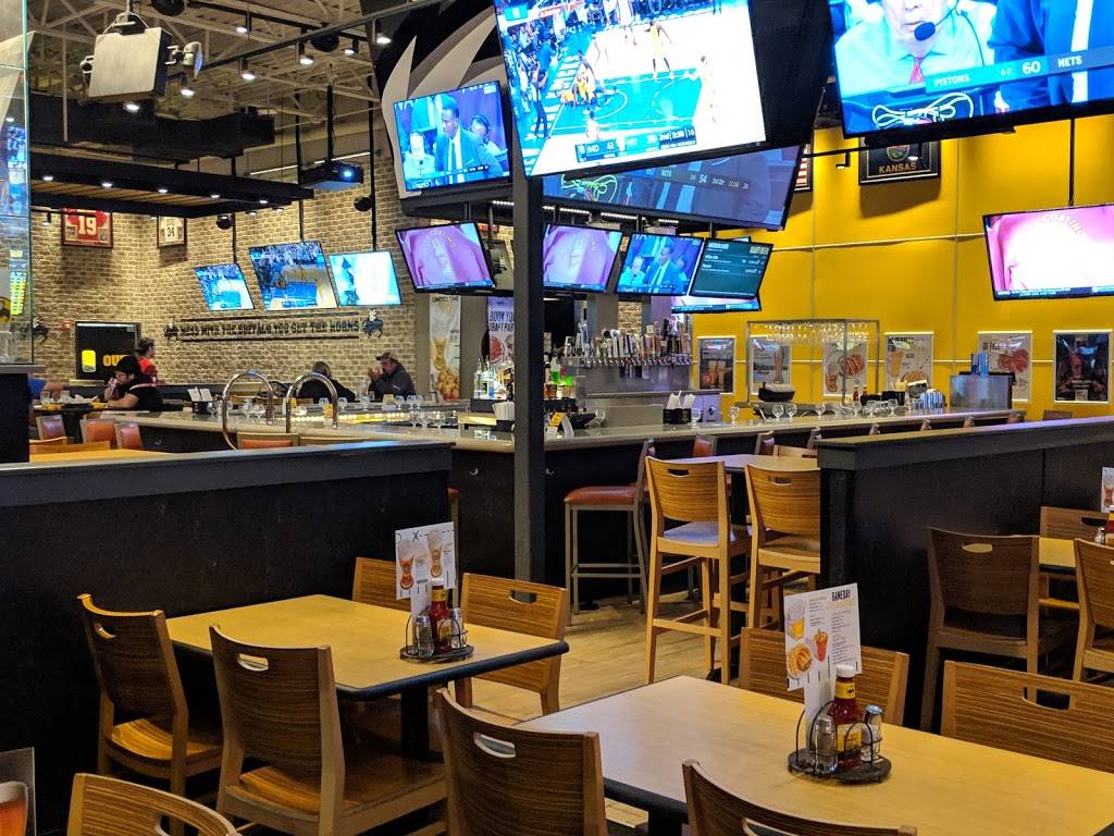 Buffalo Wild Wings | meal takeaway | 2624 Iowa St Suite A, Lawrence, KS 66046, USA | 7858651616 OR +1 785-865-1616