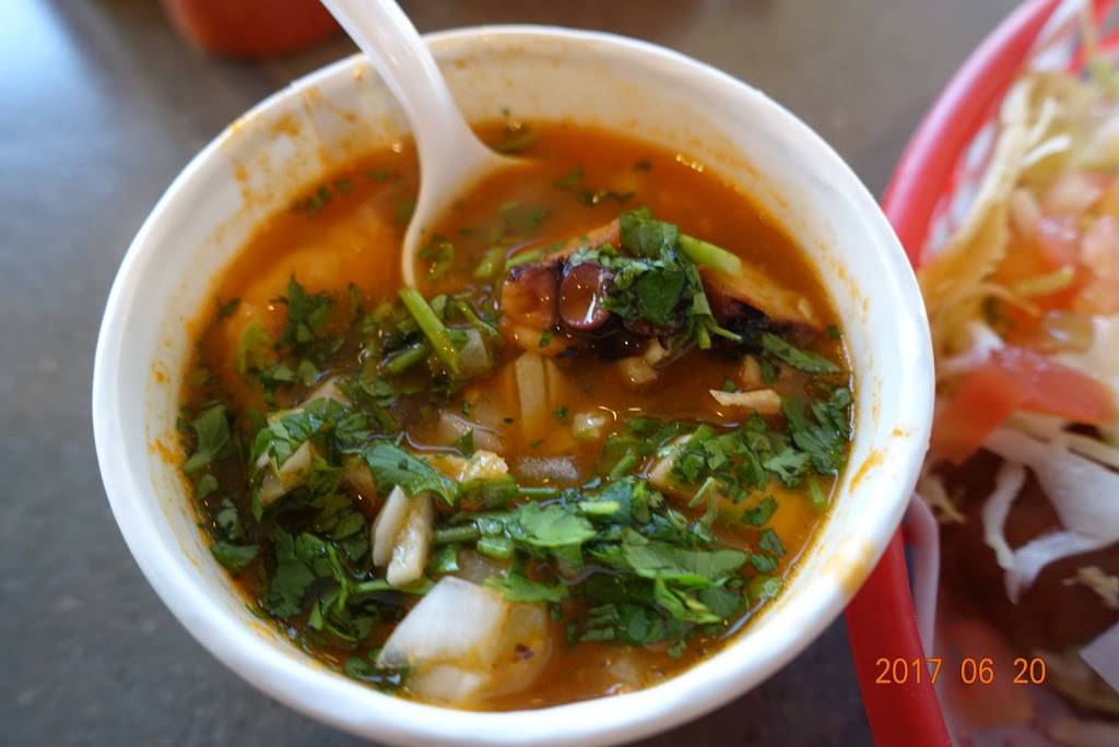 TJ Oyster Bar | restaurant | 4246 Bonita Rd, Bonita, CA 91902, USA | 6192674577 OR +1 619-267-4577