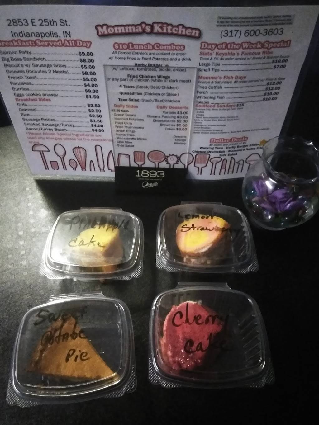 Mommas Kitchen | restaurant | 2853 E 25th St, Indianapolis, IN 46218, USA | 3176003603 OR +1 317-600-3603