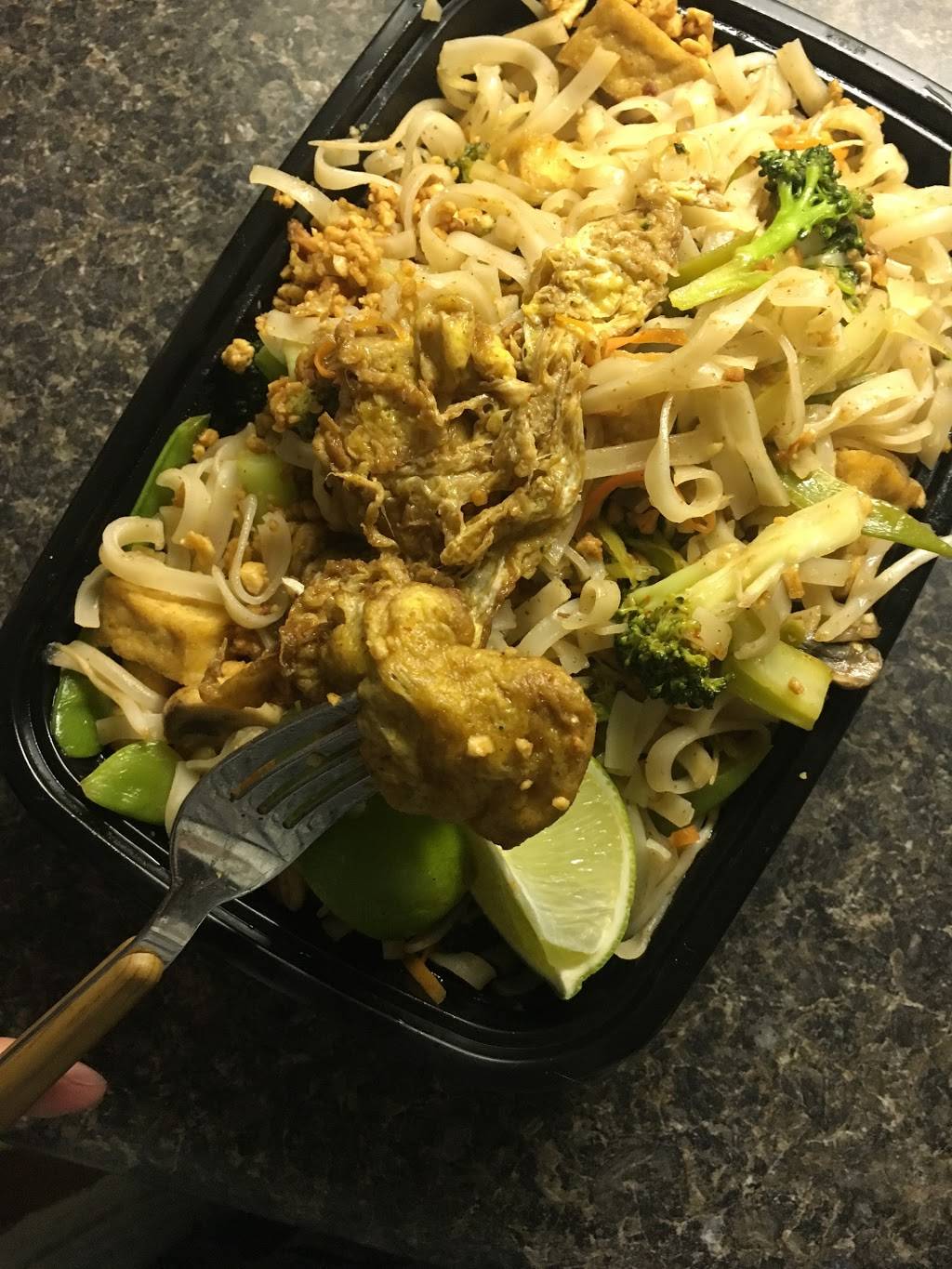 Chamber Red Chinese Bistro | restaurant | 1554 E Main St, St. Charles, IL 60174, USA | 6307975155 OR +1 630-797-5155