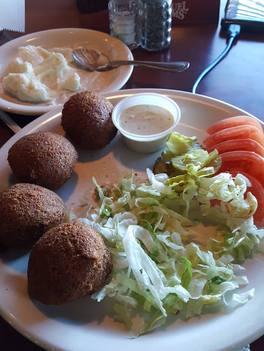 Elias Mediterranean Cuisine | restaurant | 2128 S Bend Ave, South Bend, IN 46637, USA | 5742777239 OR +1 574-277-7239