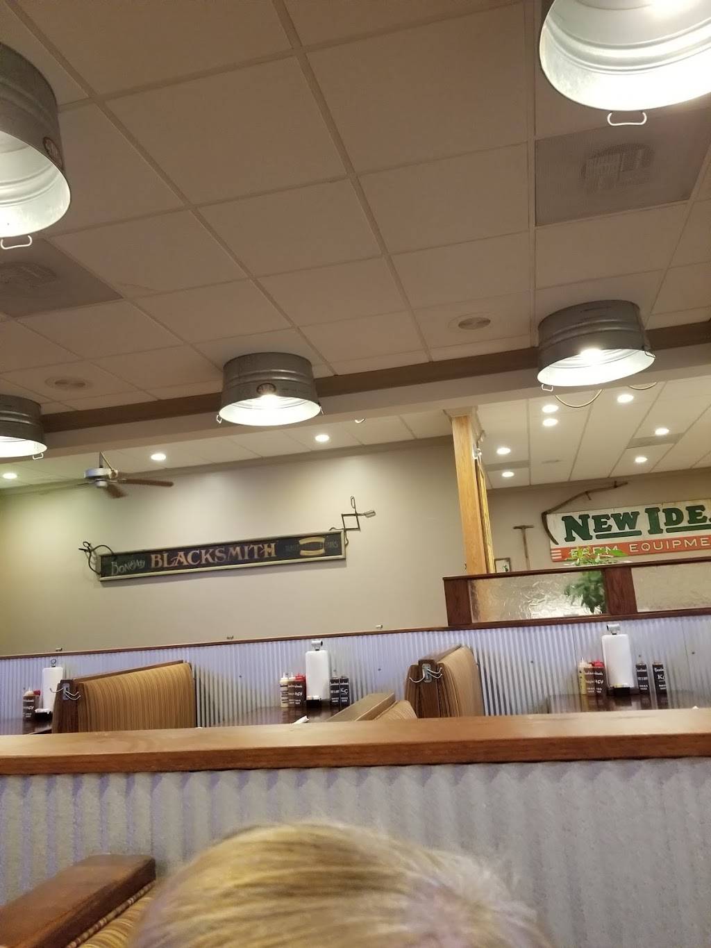 Bandanas Bar-B-Q | restaurant | 156 Vantage Dr, Cape Girardeau, MO 63701, USA | 5735193009 OR +1 573-519-3009