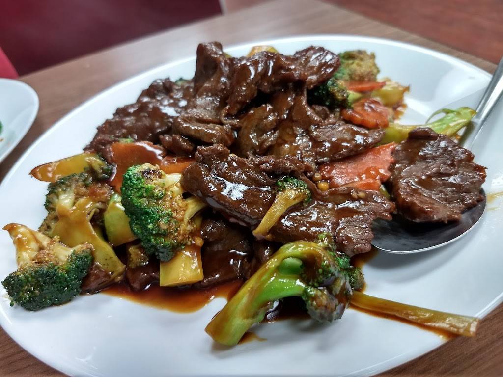 Chopsticks Chinese & Thai Food | restaurant | 300 Holland St W, Bradford, ON L3Z 1H9, Canada | 9057757272 OR +1 905-775-7272