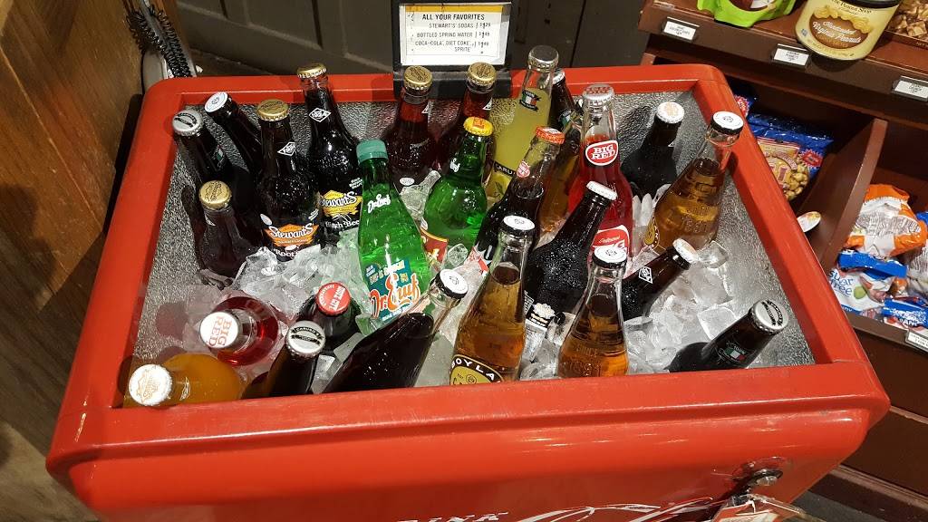 Cracker Barrel Old Country Store | restaurant | 152 Rowe Rd, Staunton, VA 24401, USA | 5408857550 OR +1 540-885-7550