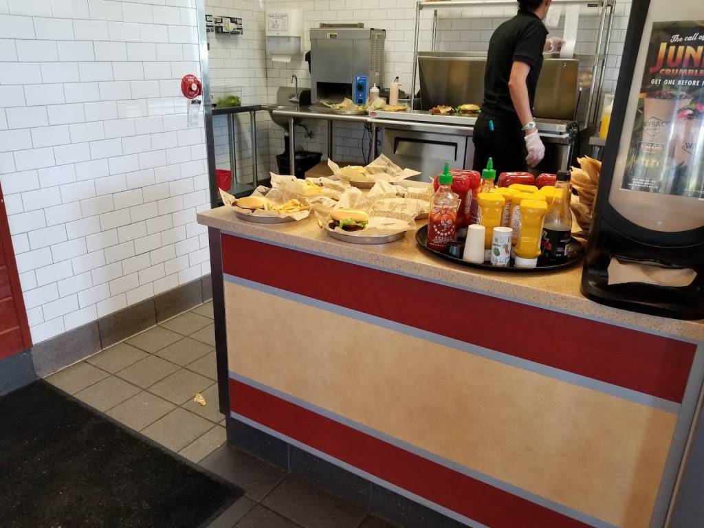 Wayback Burgers | restaurant | 1300 E Bidwell St #100, Folsom, CA 95630, USA | 9165972697 OR +1 916-597-2697