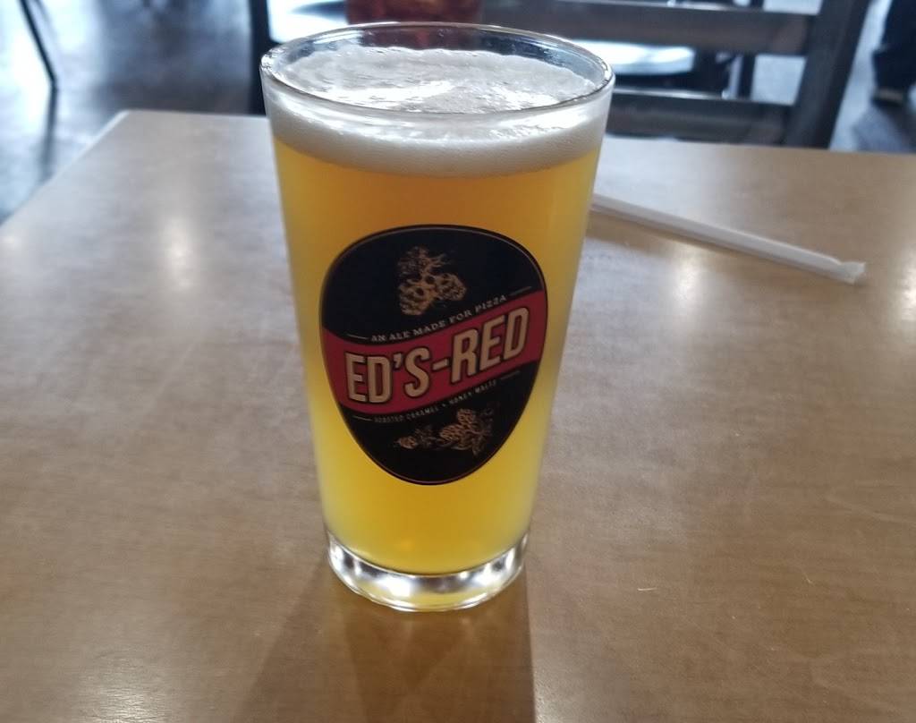 Me-n-Eds On Tap | restaurant | 3165 S. Highland, Selma, CA 93662, USA | 5598964677 OR +1 559-896-4677