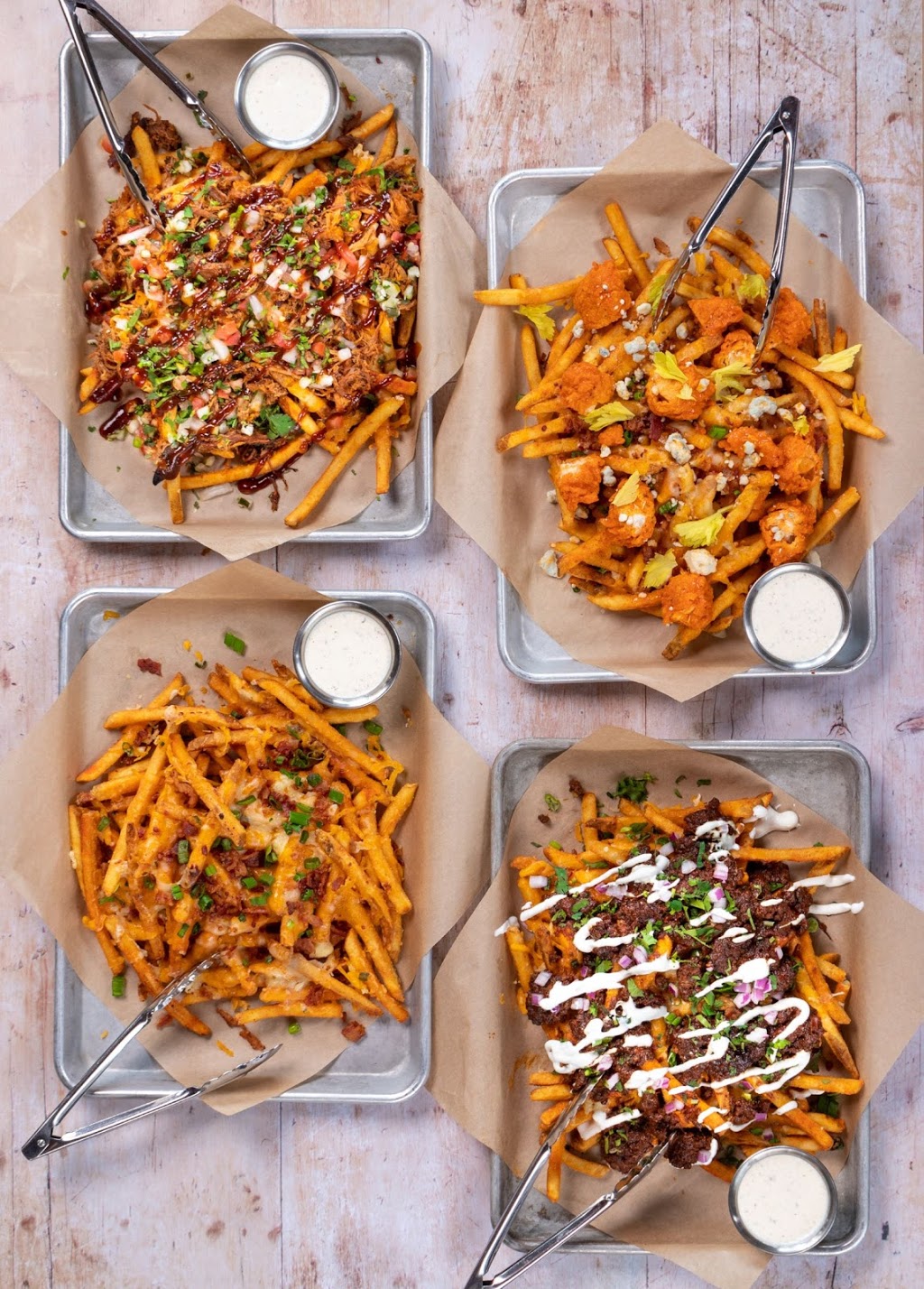 Twin Peaks | restaurant | 6401 N Andrews Ave, Fort Lauderdale, FL 33309, USA | 8888888888 OR +1 888-888-8888