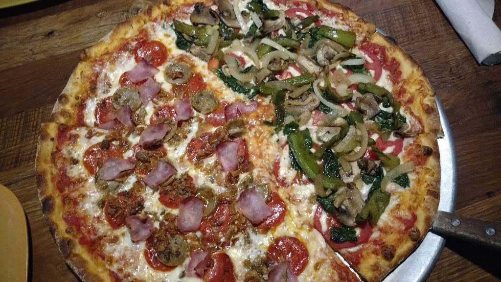Ninos Pizzeria & Eatery | restaurant | 105 Long Springs Rd, Sevierville, TN 37876, USA | 8653654444 OR +1 865-365-4444