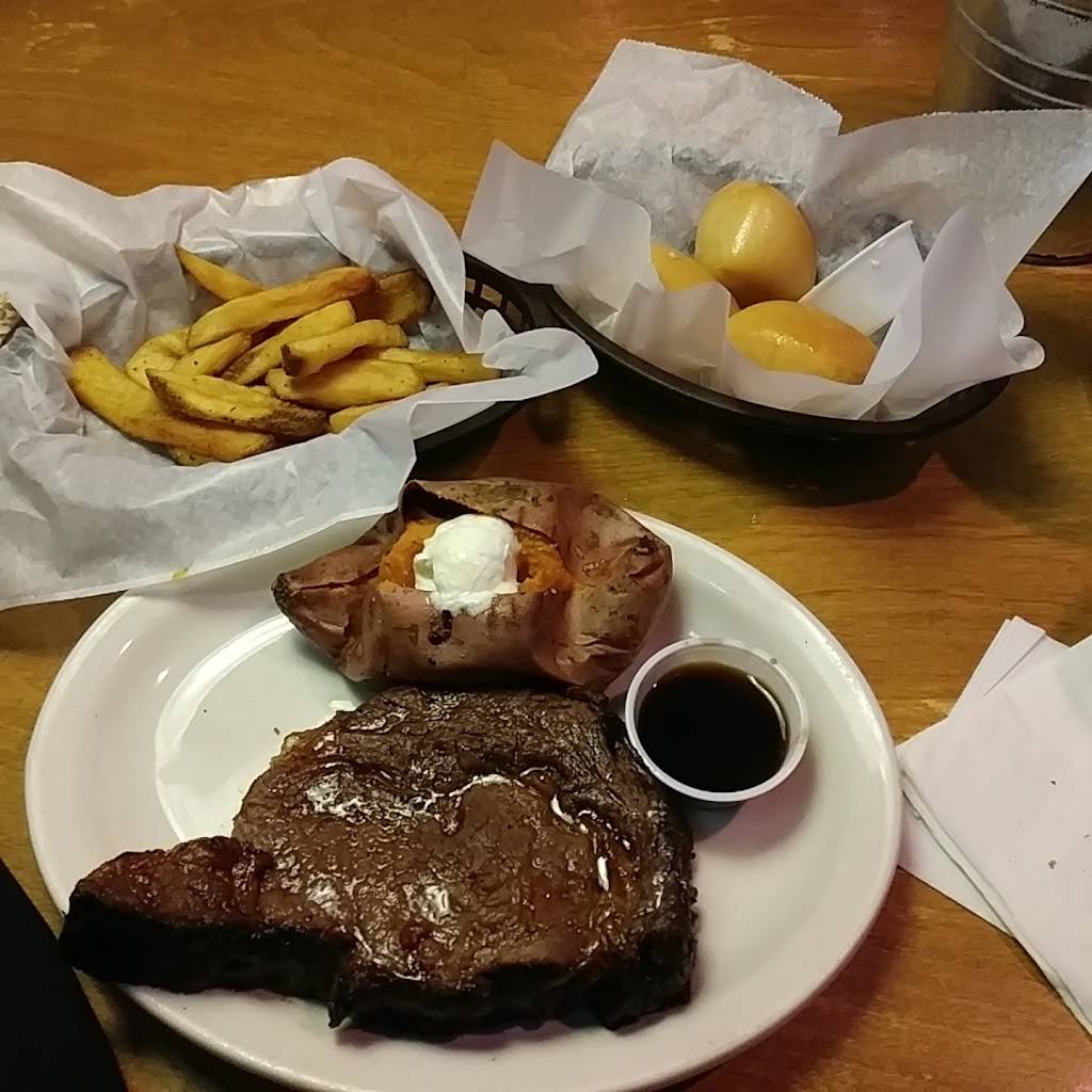 Texas Roadhouse | restaurant | 3910 W College Ave, Appleton, WI 54914, USA | 9207387427 OR +1 920-738-7427