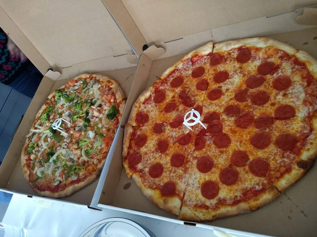 Famous Pizza Express | restaurant | 570 Kappock St, Bronx, NY 10463, USA | 7185488510 OR +1 718-548-8510