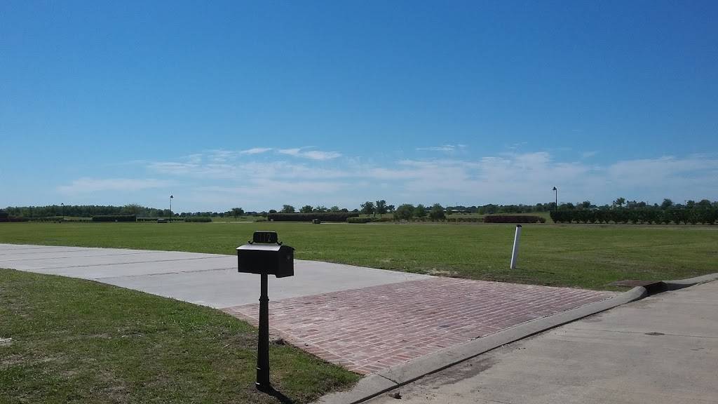 LaTour Golf Club | restaurant | 300 Latour Blvd, Mathews, LA 70375, USA | 9855320494 OR +1 985-532-0494