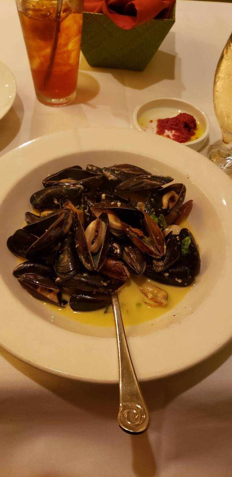 Frasers Gourmet Hideaway | restaurant | 1191 SE Dock St #101, Oak Harbor, WA 98277, USA | 3602791231 OR +1 360-279-1231