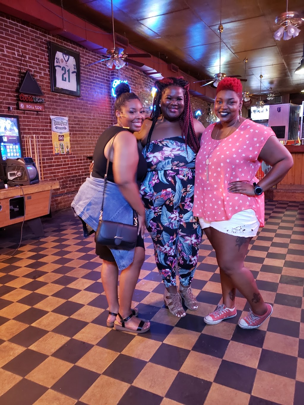 Pats Downtown Grill | restaurant | 271 Dauphin St, Mobile, AL 36602, USA | 2514389585 OR +1 251-438-9585